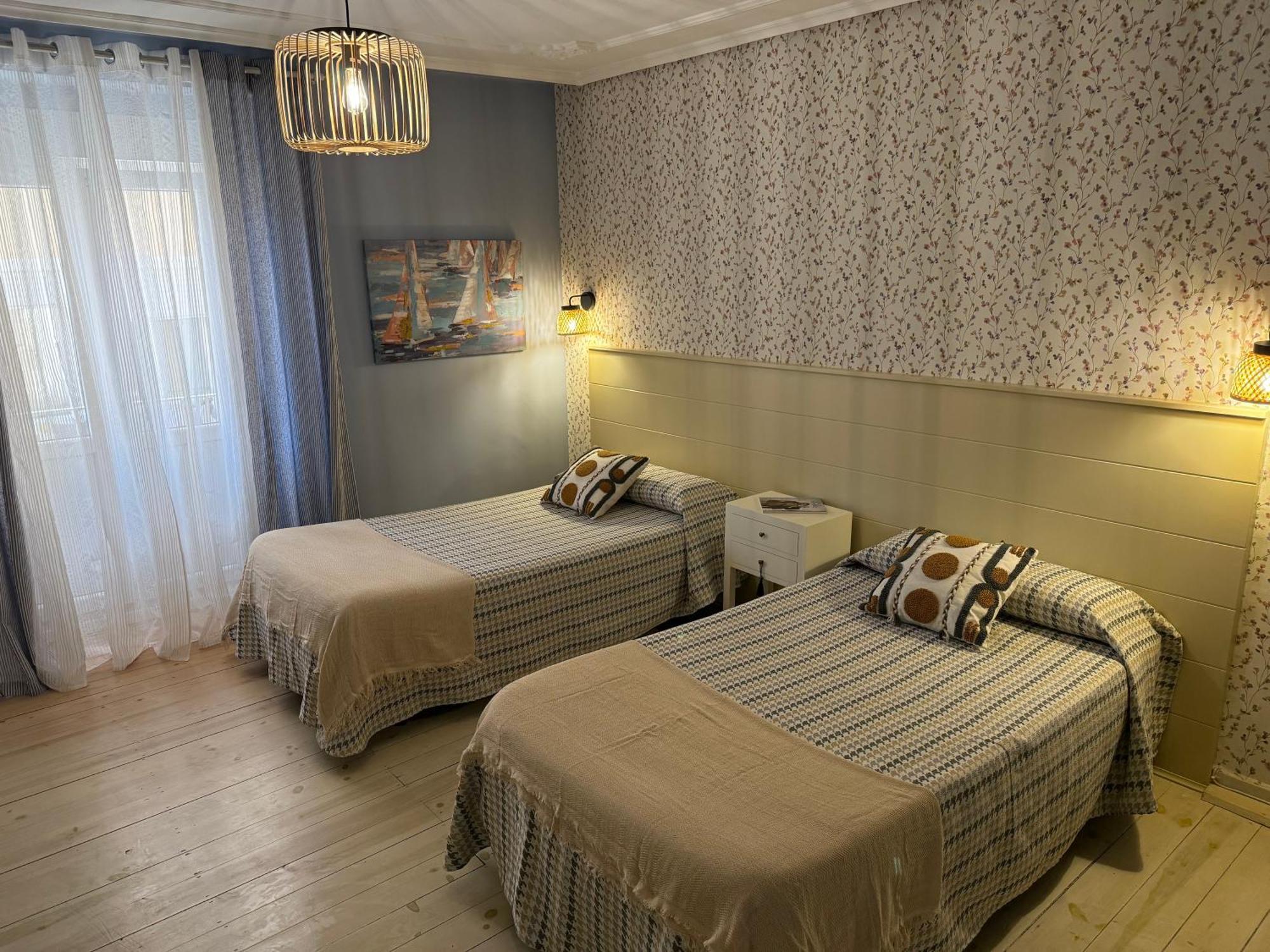 Hotel H. Boutique Puerta del Sol à Torrelavega Extérieur photo